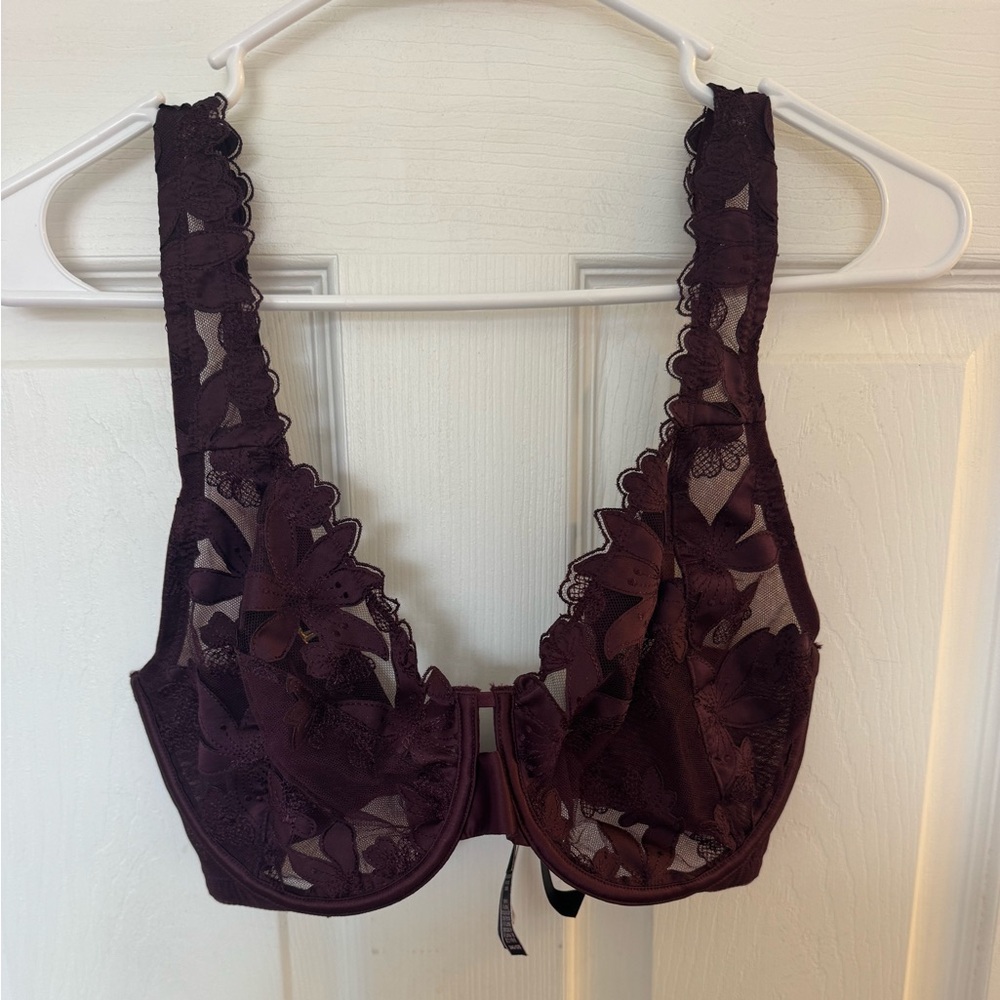 Victoria’s Secret Very Sexy Lace Bra